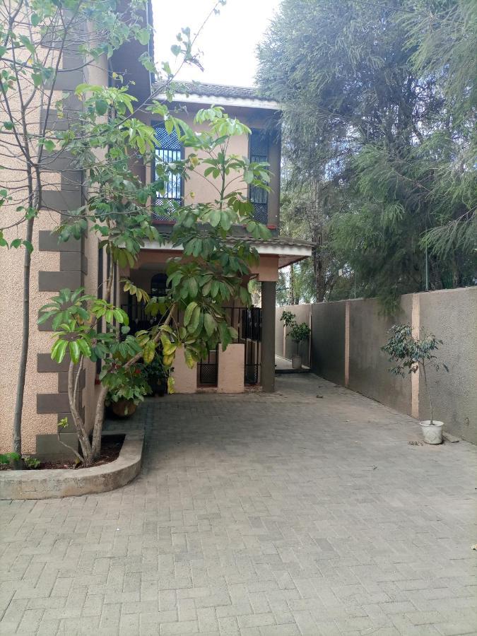 Palm Nest - Near Jkia Hotel Syokimau Exterior photo